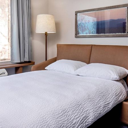 Fairfield Inn & Suites By Marriott Mcpherson Экстерьер фото