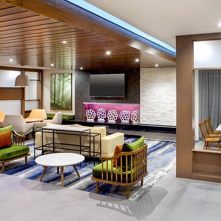 Fairfield Inn & Suites By Marriott Mcpherson Экстерьер фото