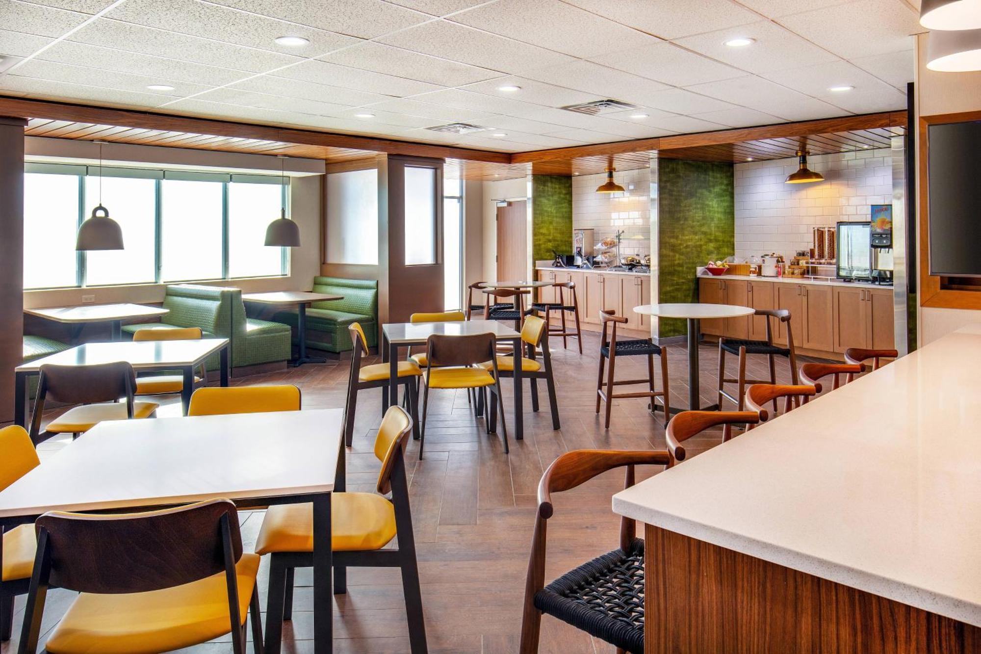 Fairfield Inn & Suites By Marriott Mcpherson Экстерьер фото