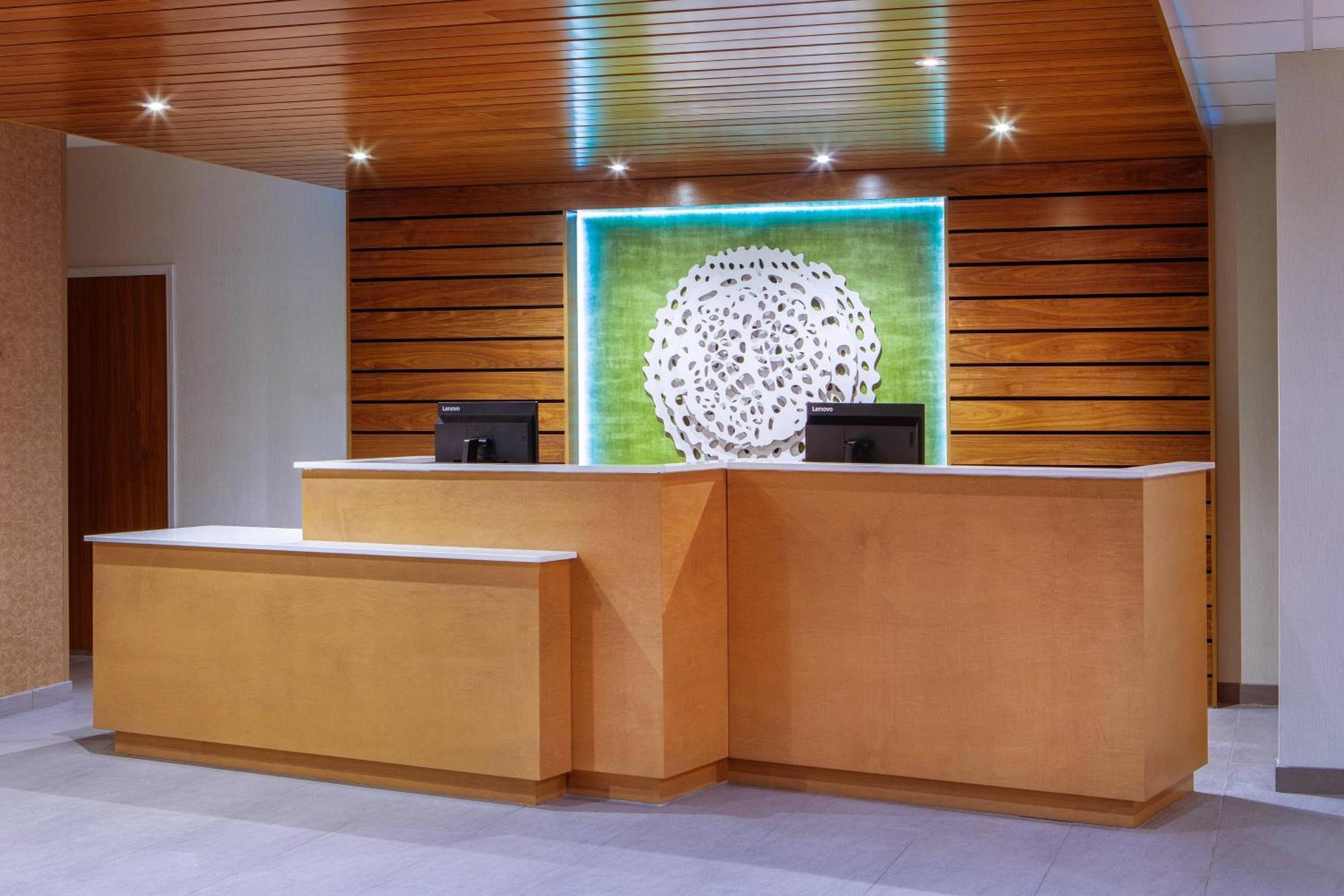 Fairfield Inn & Suites By Marriott Mcpherson Экстерьер фото